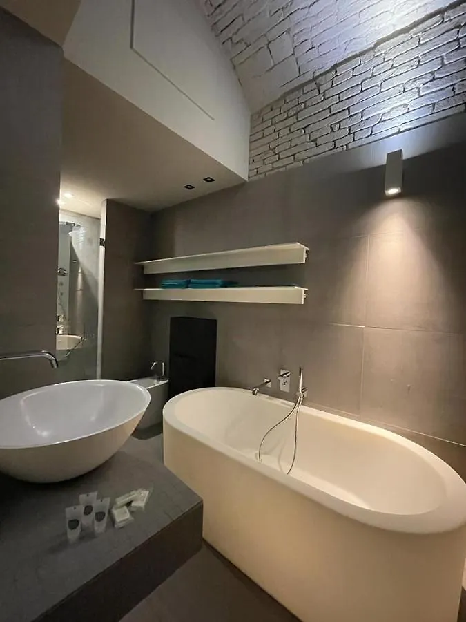 Portici Design Suite - Historical Center Bologna 0*,